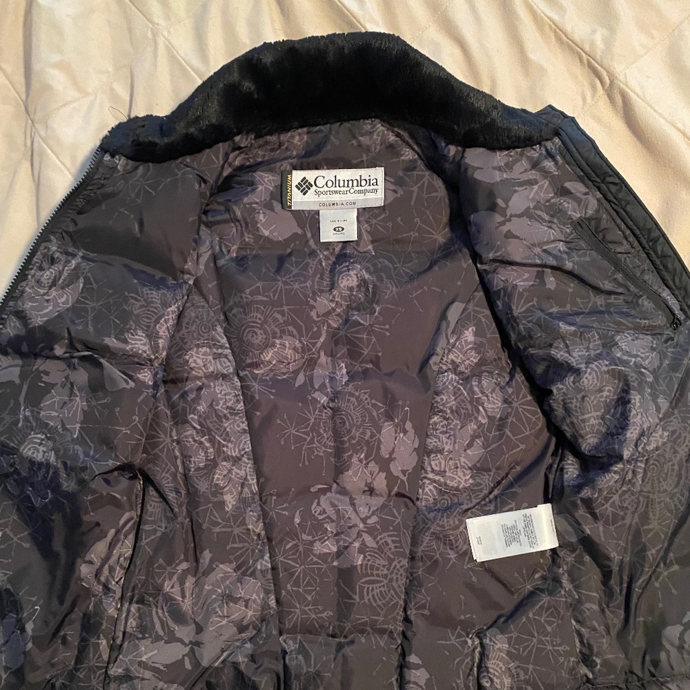 Columbia XS down filled vest